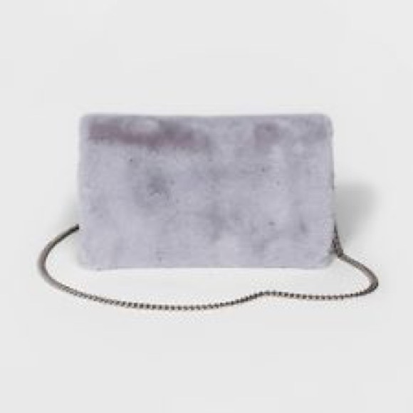 trendy NWT fuzzy grey faux fur envelope clutch🌲 - Picture 3 of 4